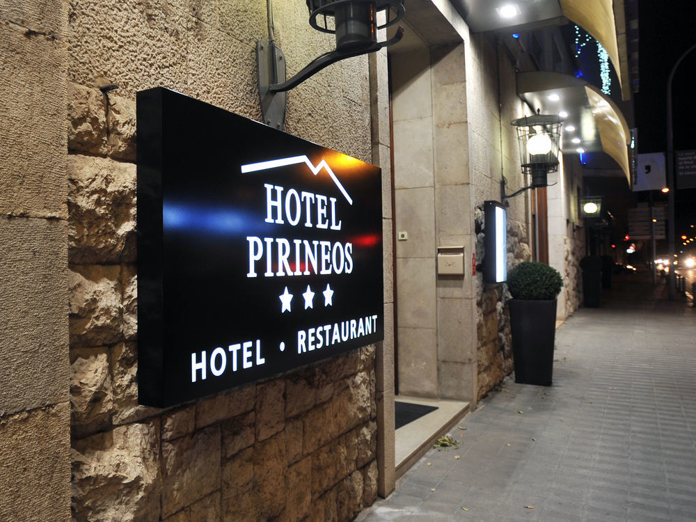 Hotel Pirineos Figueres  Exterior photo